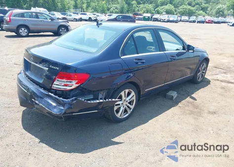 2013 Mercedes-Benz C 300 Luxury 4Matic/Sport 4Matic из США, поврежденный, VIN WDDGF8AB0DR253144